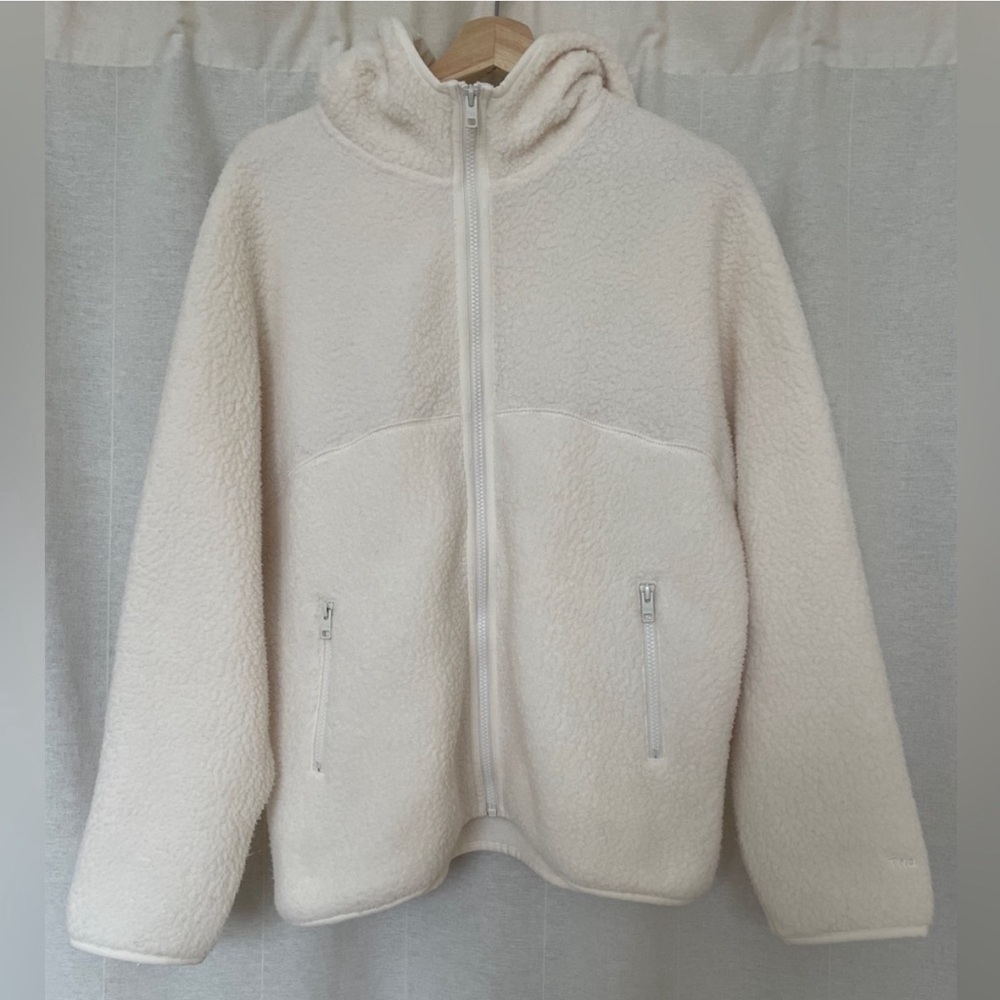 Aritzia TNA sherpa sweater